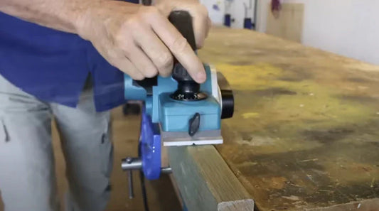 How to use an Electric Planer